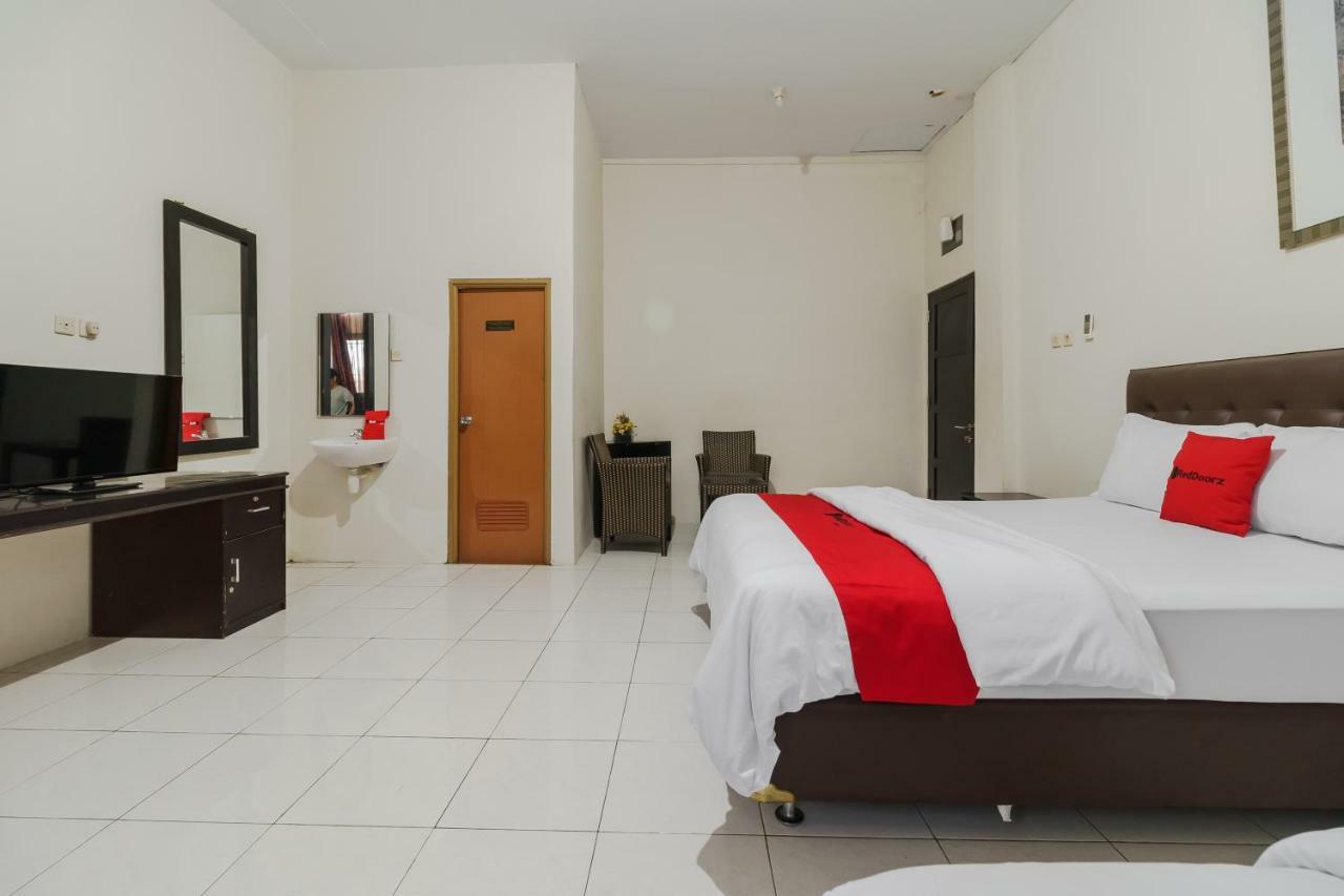 Reddoorz Syariah Near Fort Marlborough Bengkulu Luaran gambar